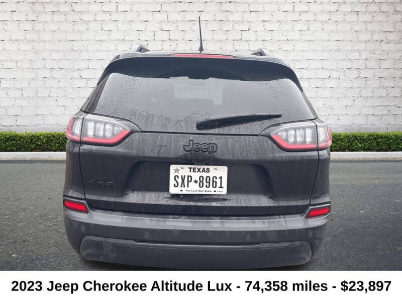 2023 Jeep Cherokee Altitude Lux