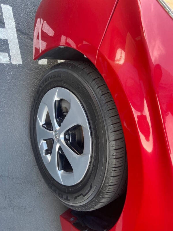 2014 Toyota Prius Two