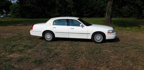 2005 Lincoln Town Car for sale at Rustys Auto Sales - Rusty's Auto Sales in Platte City MO