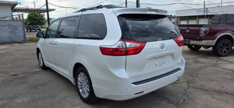 2015 Toyota Sienna XLE 8-Passenger