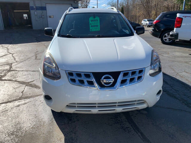 2015 Nissan Rogue Select for sale at Chuckie Bizzarro's Fleetwing Auto in Erie, PA