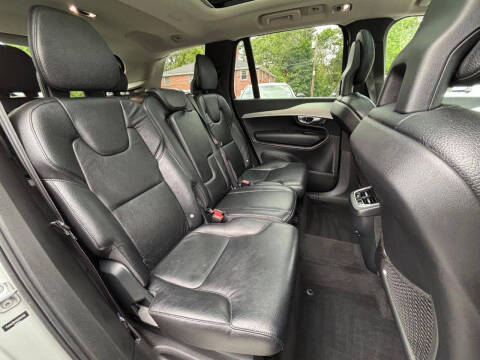 2016 Volvo XC90 T6 Momentum
