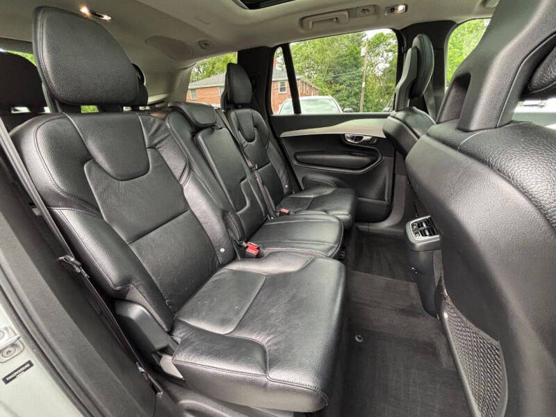 2016 Volvo XC90 T6 Momentum