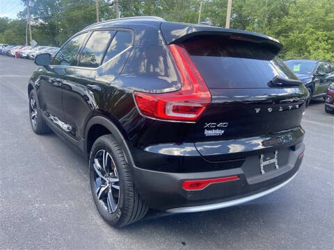 2025 Volvo XC40 B5 Core Bright Theme