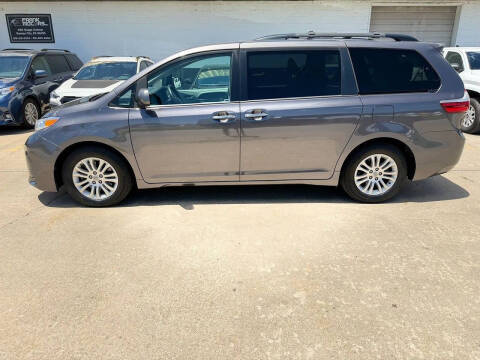 2017 Toyota Sienna XLE 8-Passenger