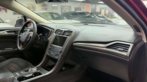 2020 Ford Fusion Hybrid SE