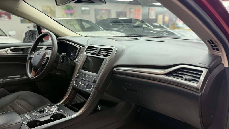 2020 Ford Fusion Hybrid SE