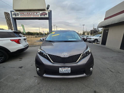 2013 Toyota Sienna SE 8-Passenger