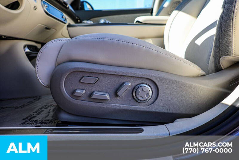 2025 Genesis GV60 Standard