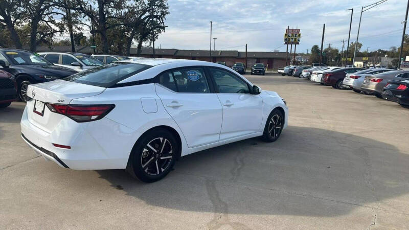 2024 Nissan Sentra SV photo 8