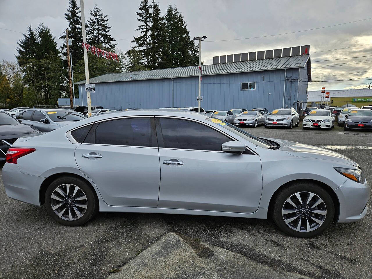 2017 Nissan Altima for sale at River Auto Sale in Everett, WA