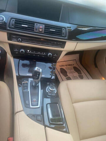 2012 BMW 5 Series 528i