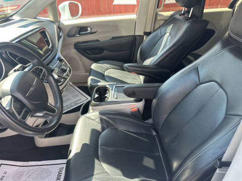 2022 Chrysler Pacifica Hybrid Touring L