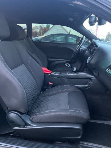 2015 Dodge Challenger SXT