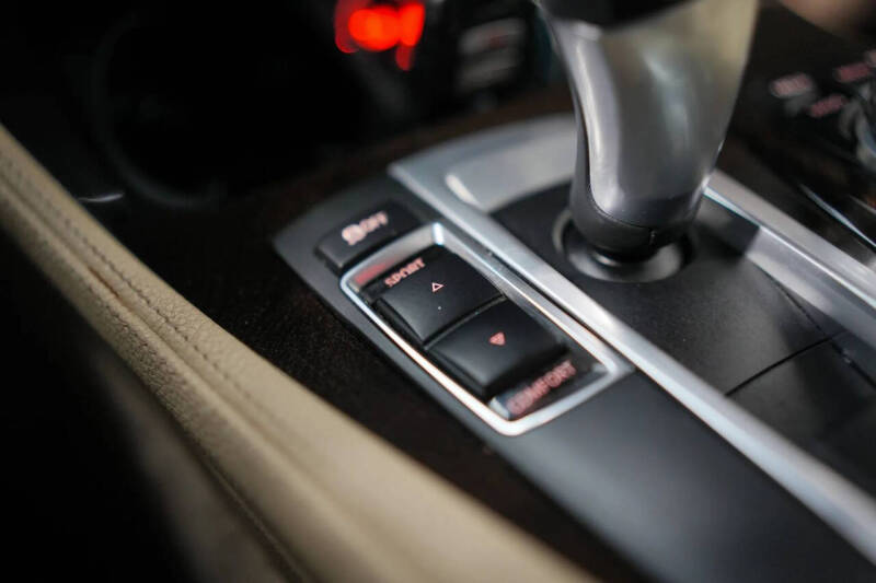 2015 BMW 5 Series 528i