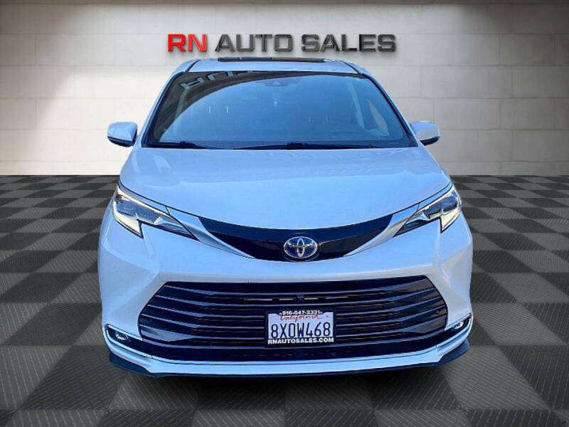 2021 Toyota Sienna Platinum 7-Passenger