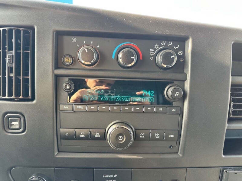 2025 Chevrolet Express 2500