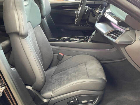 2024 Audi e-tron GT quattro Premium Plus