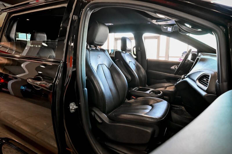 2021 Chrysler Pacifica Touring L