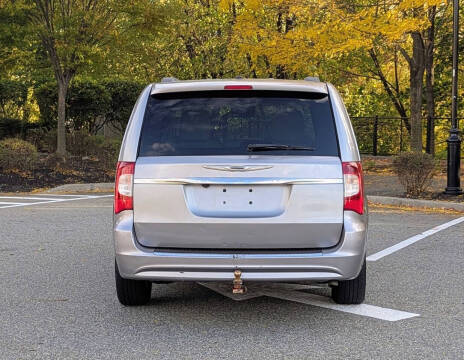 2013 Chrysler Town and Country Touring