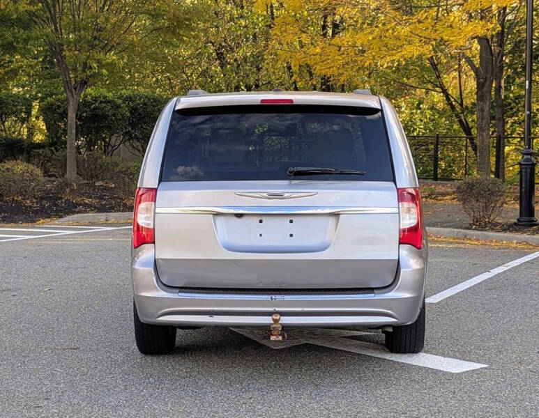 2013 Chrysler Town and Country Touring