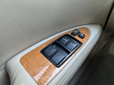 2005 Toyota Avalon XLS