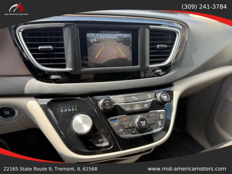 2020 Chrysler Voyager LX