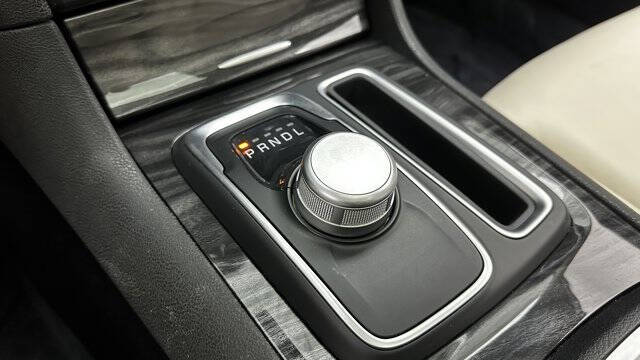 2021 Chrysler 300 Touring L