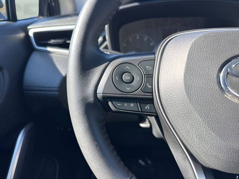 2024 Toyota Corolla Cross LE