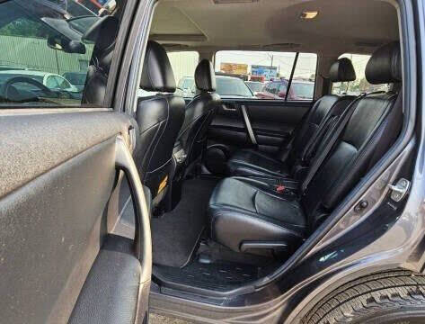 2011 Toyota Highlander SE