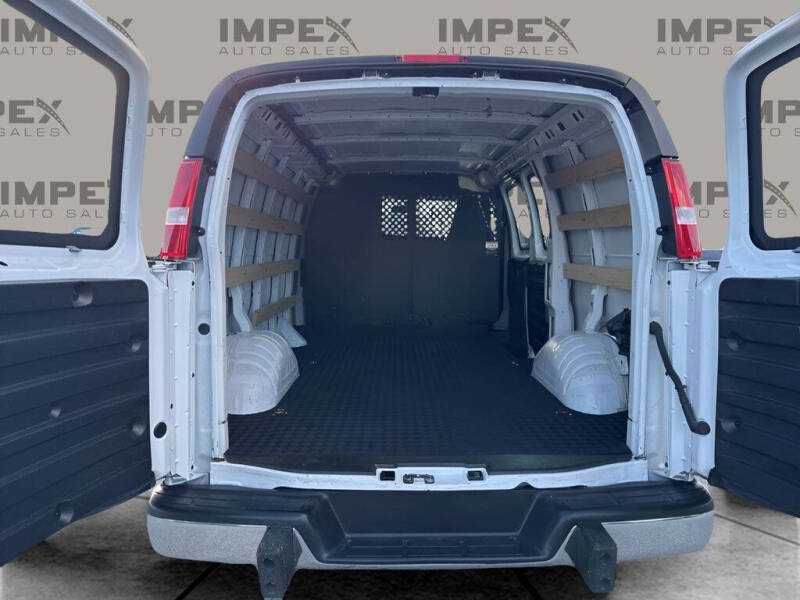 2023 GMC Savana 2500