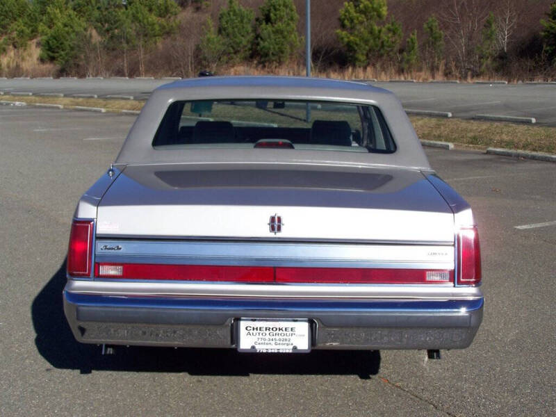 1988 Lincoln Town Car Signature