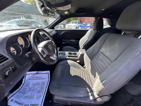 2012 Dodge Challenger SXT