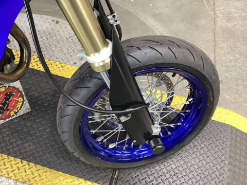 2023 Suzuki DR-Z400SM