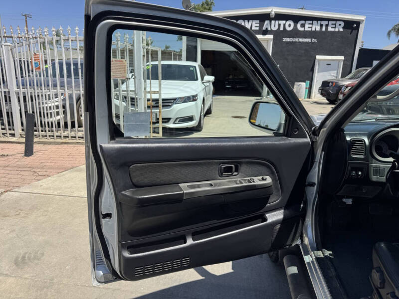 2004 Nissan Frontier LE-V6