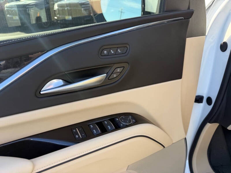 2024 Cadillac Escalade ESV Premium Luxury