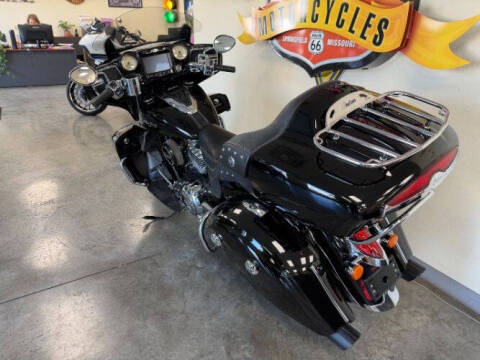 2018 Indian Roadmaster Thunder Black