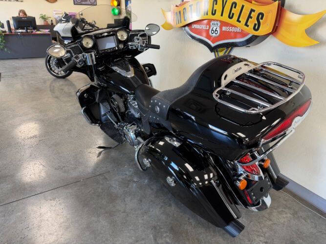 2018 Indian Roadmaster Thunder Black
