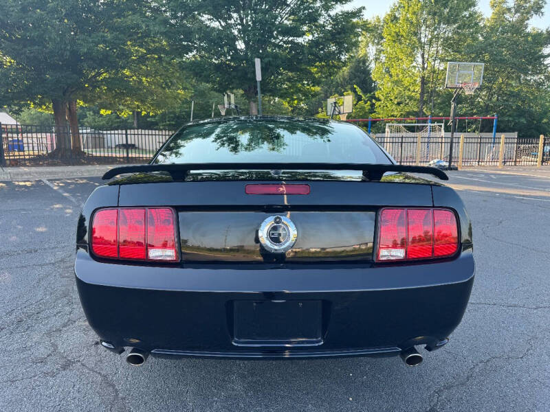 2009 Ford Mustang GT Deluxe
