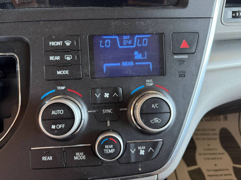 2015 Toyota Sienna