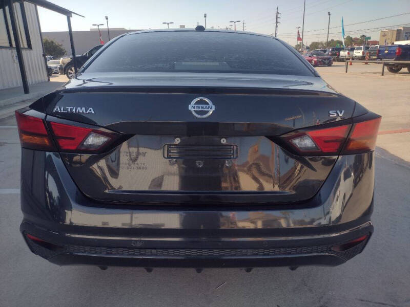 2021 Nissan Altima 2.5 SV
