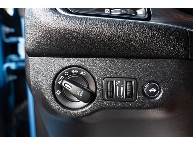 2015 Dodge Challenger SXT Plus