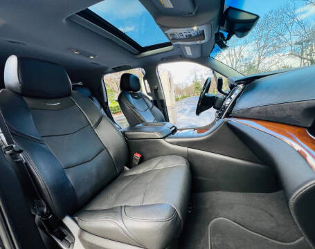 2017 Cadillac Escalade Luxury