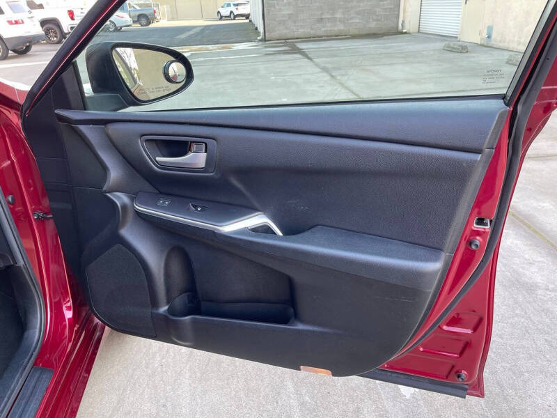 2017 Toyota Camry SE