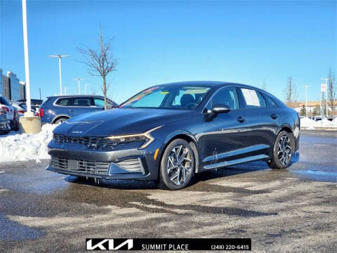 2025 Kia K5 EX
