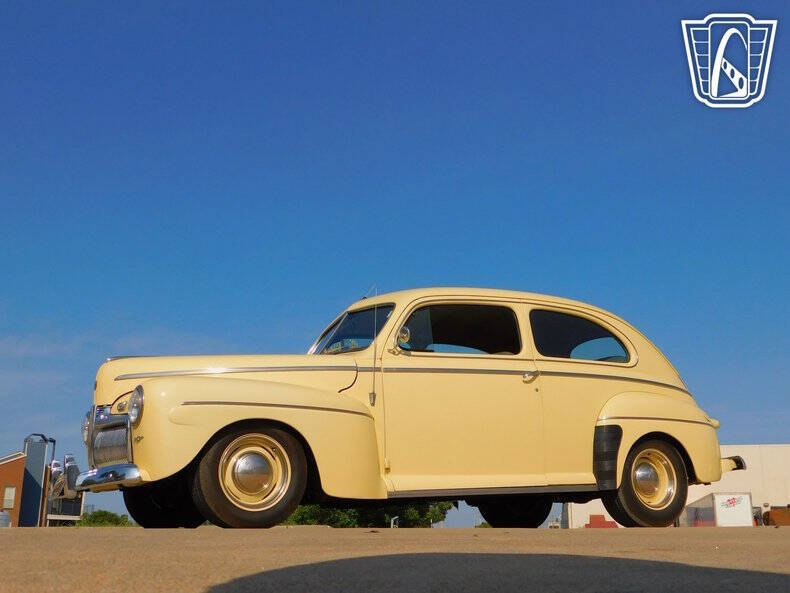 1942 Ford Super Deluxe