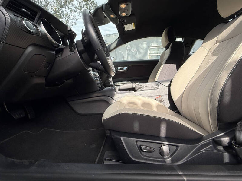 2021 Ford Mustang EcoBoost