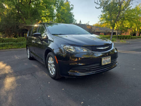 2017 Chrysler Pacifica LX