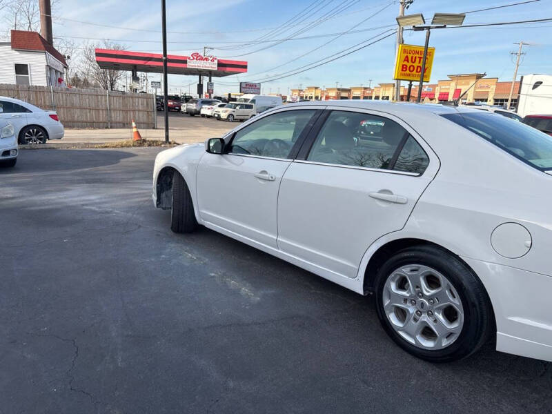 2010 Ford Fusion SE photo 6