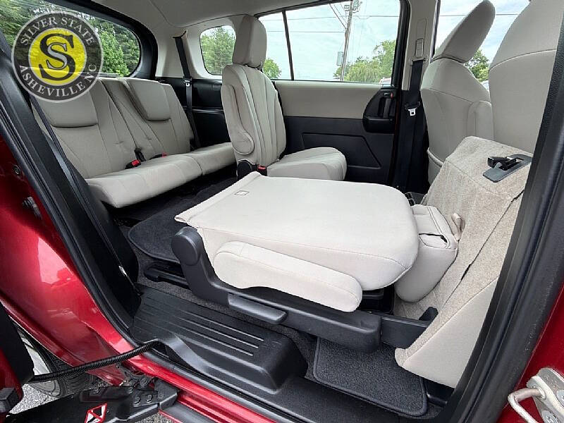 2015 Mazda MAZDA5 Sport